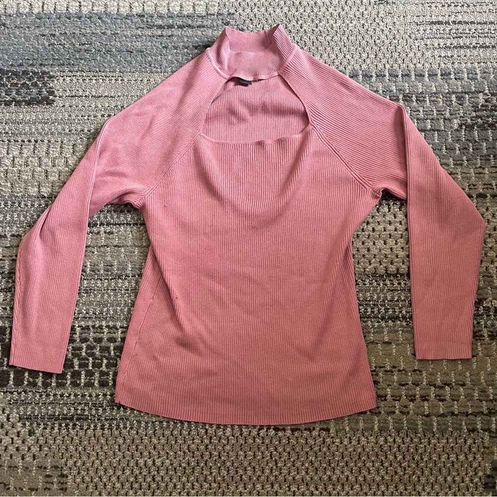 Ladies Ashley Stewart Cutout Sweater in Pink, Size 14/16 (See Photos!!)